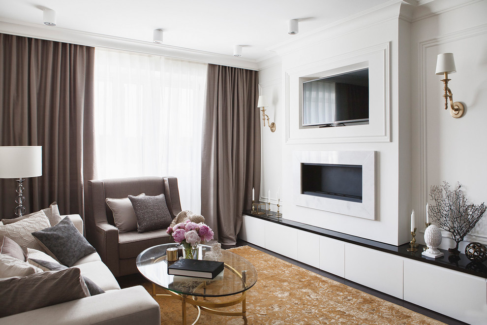 Идея дизайна: гостиная комната в стиле неоклассика (современная классика) с горизонтальным камином