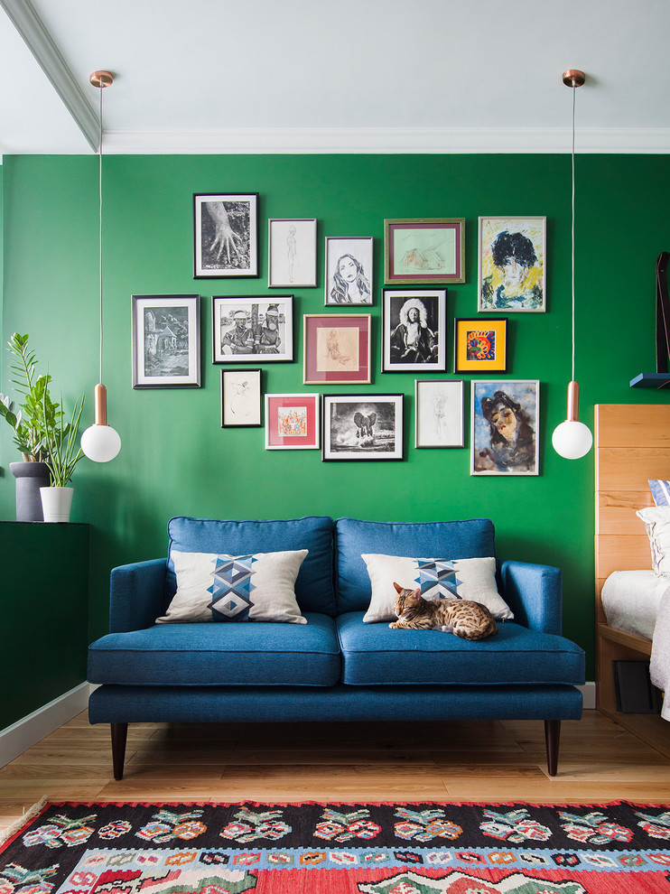 Example of a trendy living room design in Moscow