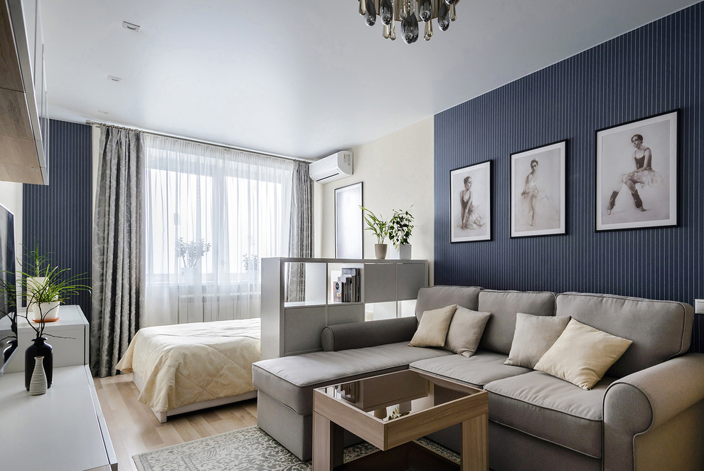 Inspiration for a transitional living room remodel in Novosibirsk
