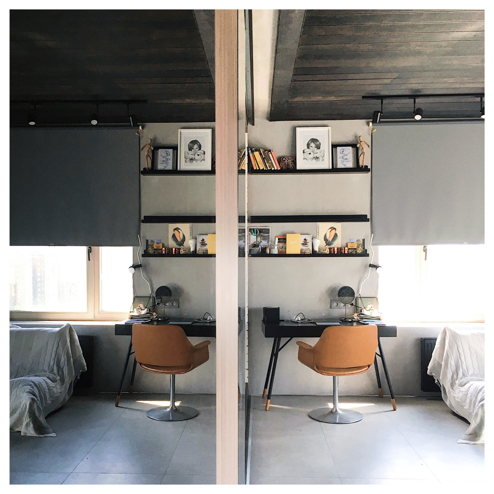 Idee per un soggiorno industriale di medie dimensioni con pareti grigie, pavimento in gres porcellanato, pavimento grigio e soffitto in legno
