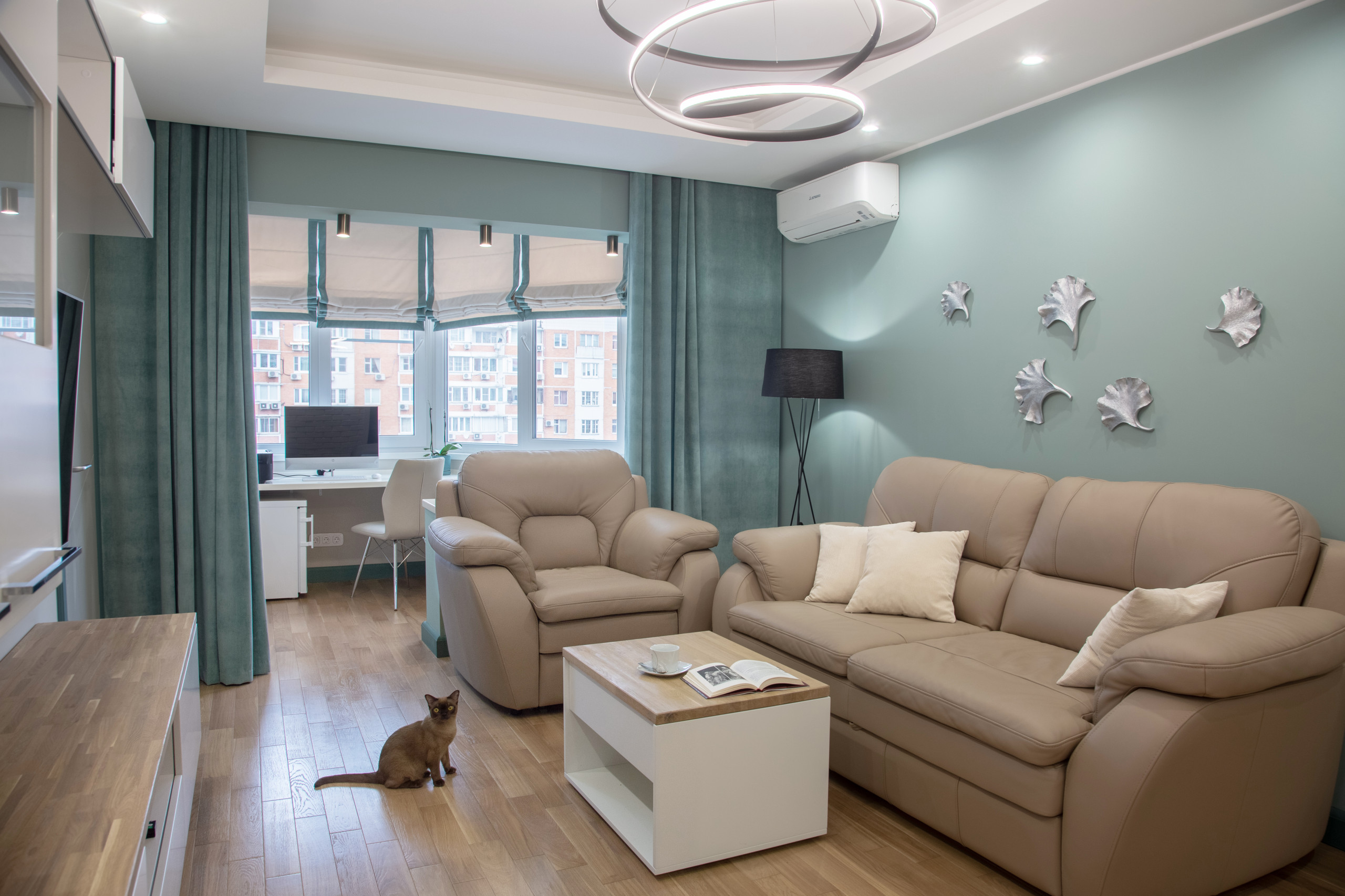 ベージュのリビング 壁紙 のインテリア実例画像 21年8月 Houzz ハウズ