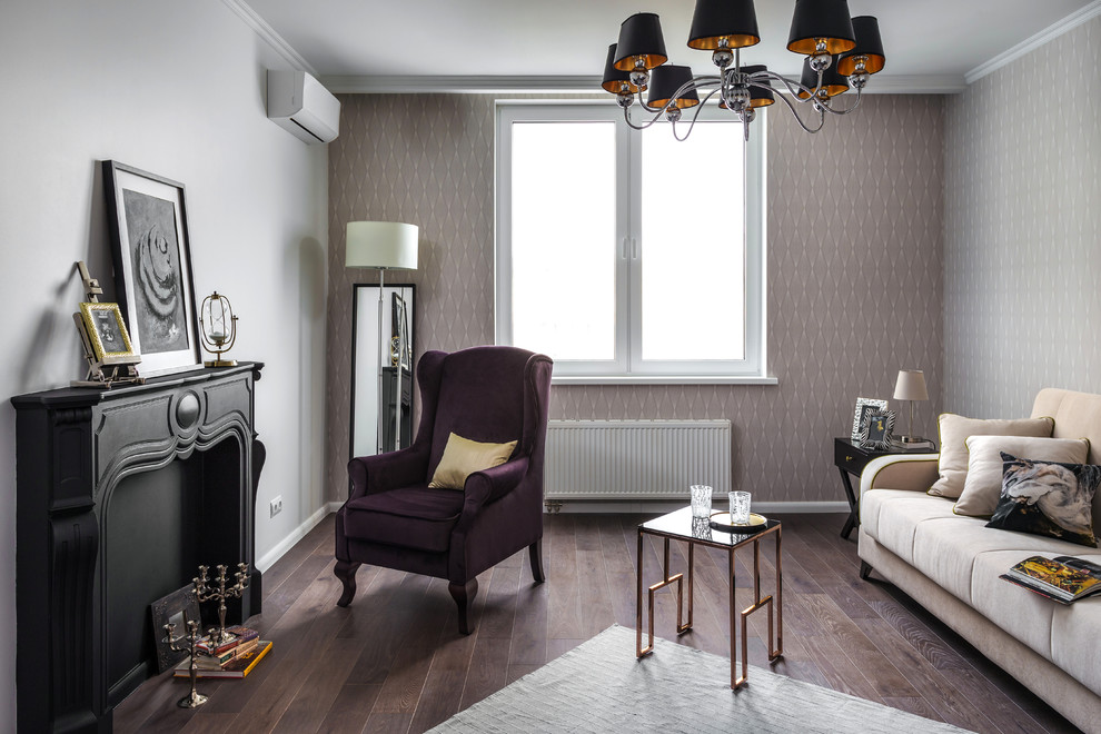 Источник вдохновения для домашнего уюта: гостиная комната в стиле неоклассика (современная классика) с темным паркетным полом и коричневым полом