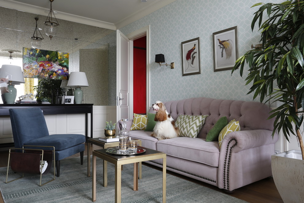 Пример оригинального дизайна: гостиная комната среднего размера в стиле неоклассика (современная классика)