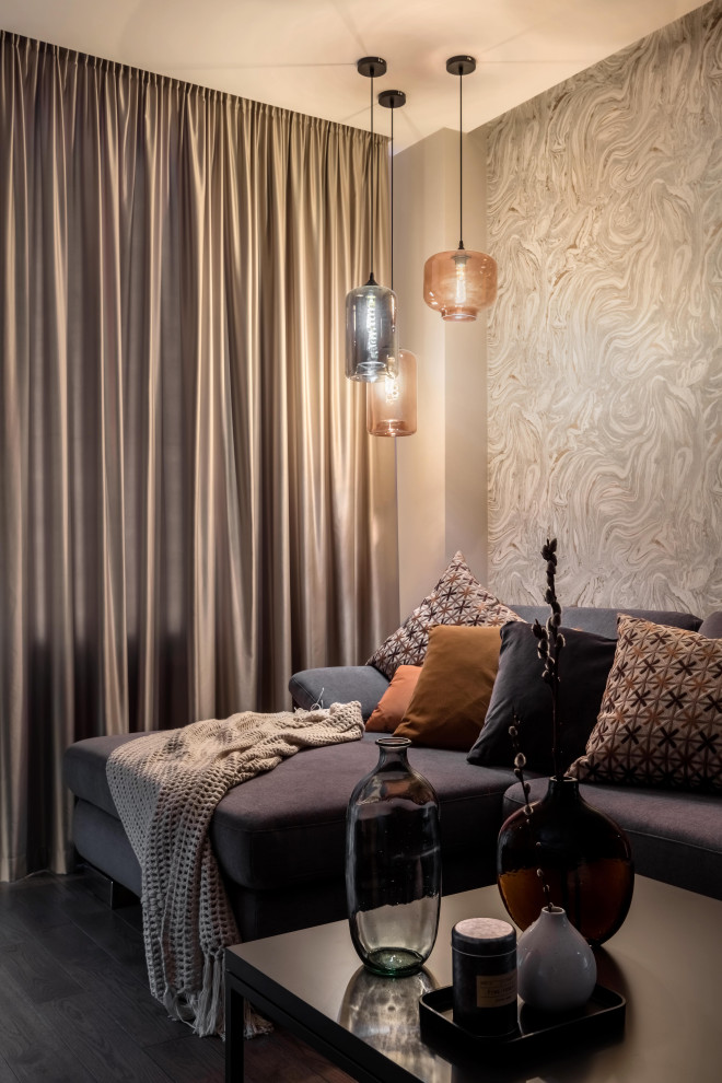 Идея дизайна: изолированная гостиная комната среднего размера в современном стиле с серыми стенами, паркетным полом среднего тона и коричневым полом