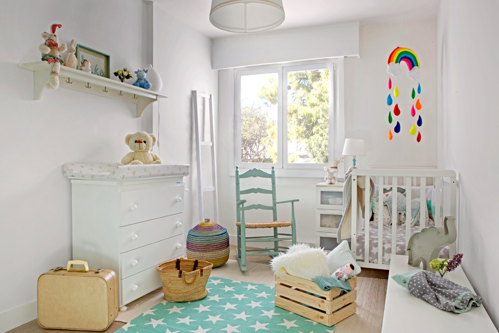他の地域にある北欧スタイルのおしゃれな赤ちゃん部屋の写真