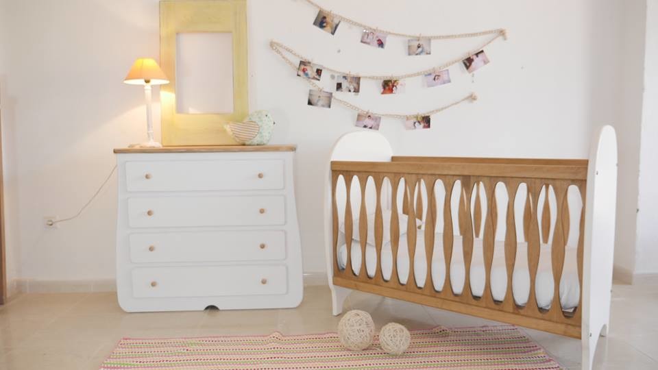 Imagen de habitación de bebé nórdica de tamaño medio