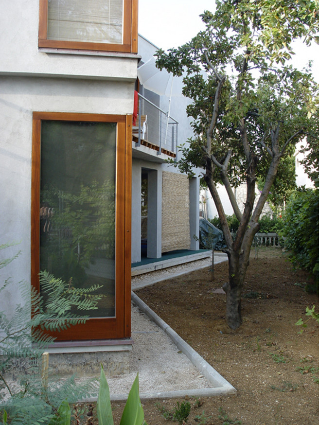 Esempio della facciata di una casa contemporanea
