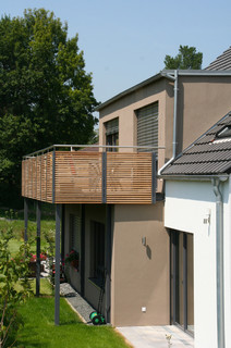 Balkon und Gartenansicht - Modern - Häuser - Sonstige - von