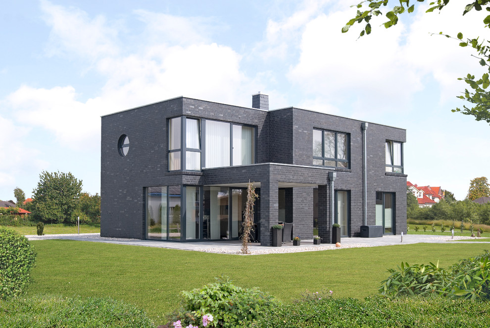 This is an example of a modern house exterior in Bremen.
