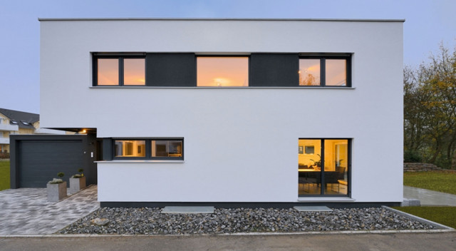 Bauhaus von Außen - Modern - Exterior - Stuttgart - by Fertighaus WEISS |  Houzz