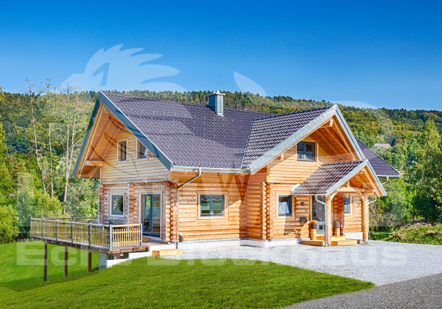 Blockhaus Kodiak Country | Außenansicht mit Schiffsgiebeln