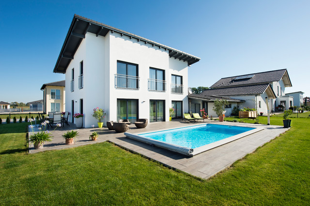 Einfamilienhaus mit Pool Modern Häuser Nürnberg von BAYERWALD