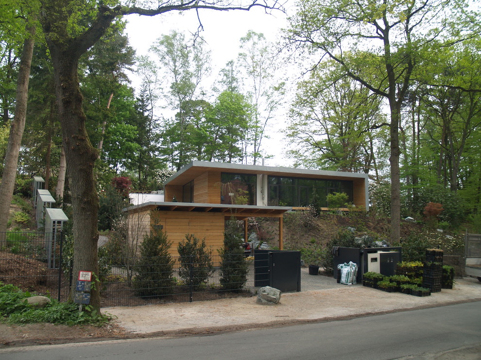 Inspiration for a contemporary exterior home remodel in Hamburg