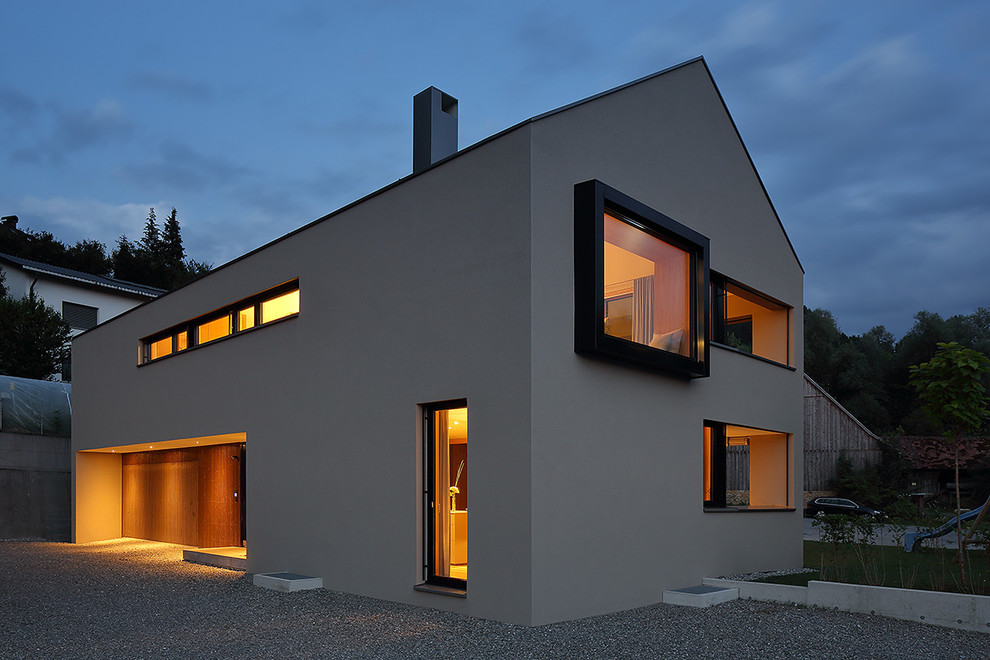 Inspiration for a contemporary exterior home remodel in Munich