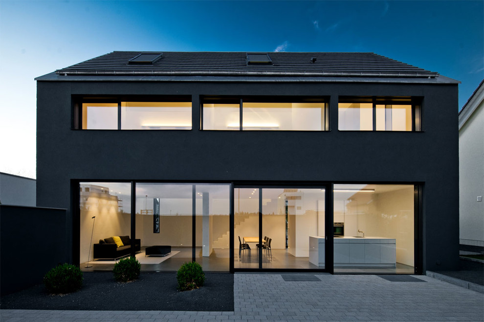 Inspiration for a contemporary house exterior in Berlin.