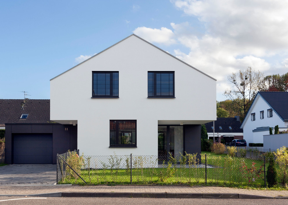 Contemporary house exterior in Cologne.