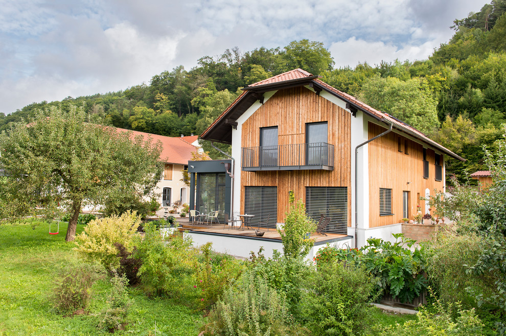 Holzhaus Frontansicht - Rustic - Exterior - Nuremberg - by BAYERWALD