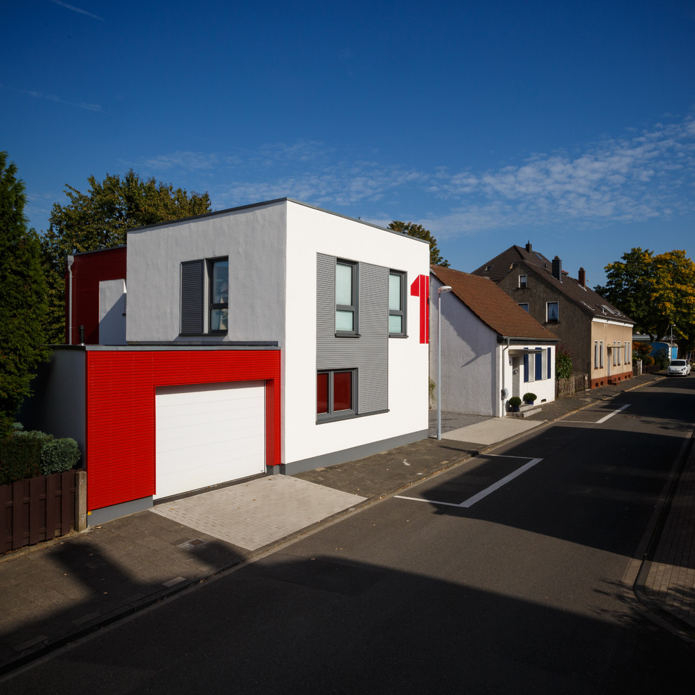 Geräumiges, Zweistöckiges Modernes Einfamilienhaus mit Flachdach und Mix-Fassade in Sonstige