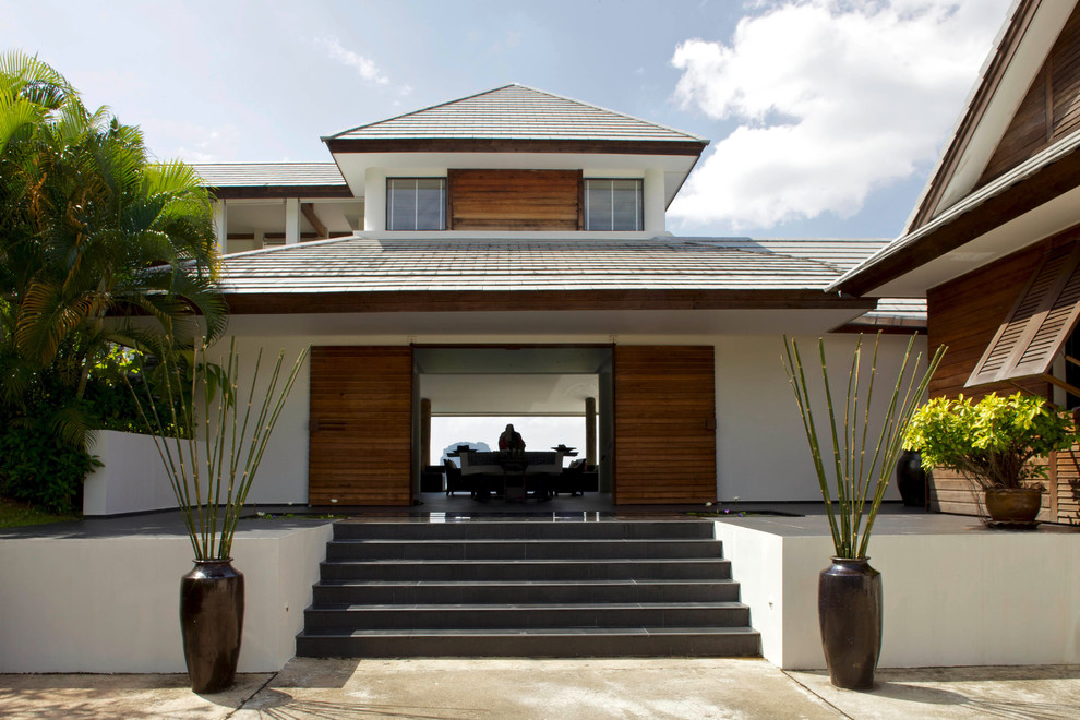 Asian exterior home photo in Other