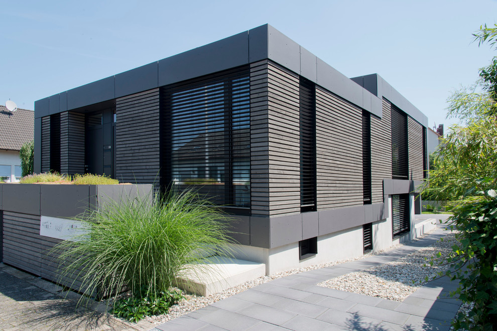 Contemporary exterior home idea in Frankfurt