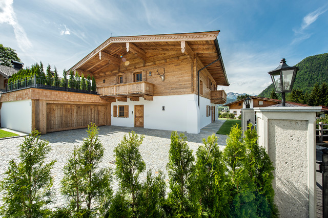 Moderne Fenster für ein Landhaus in Tirol - Landhausstil - Häuser