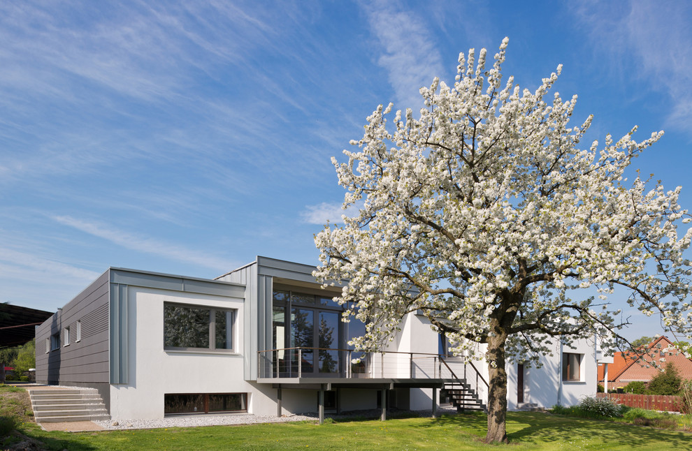 Design ideas for a small modern house exterior in Hanover.