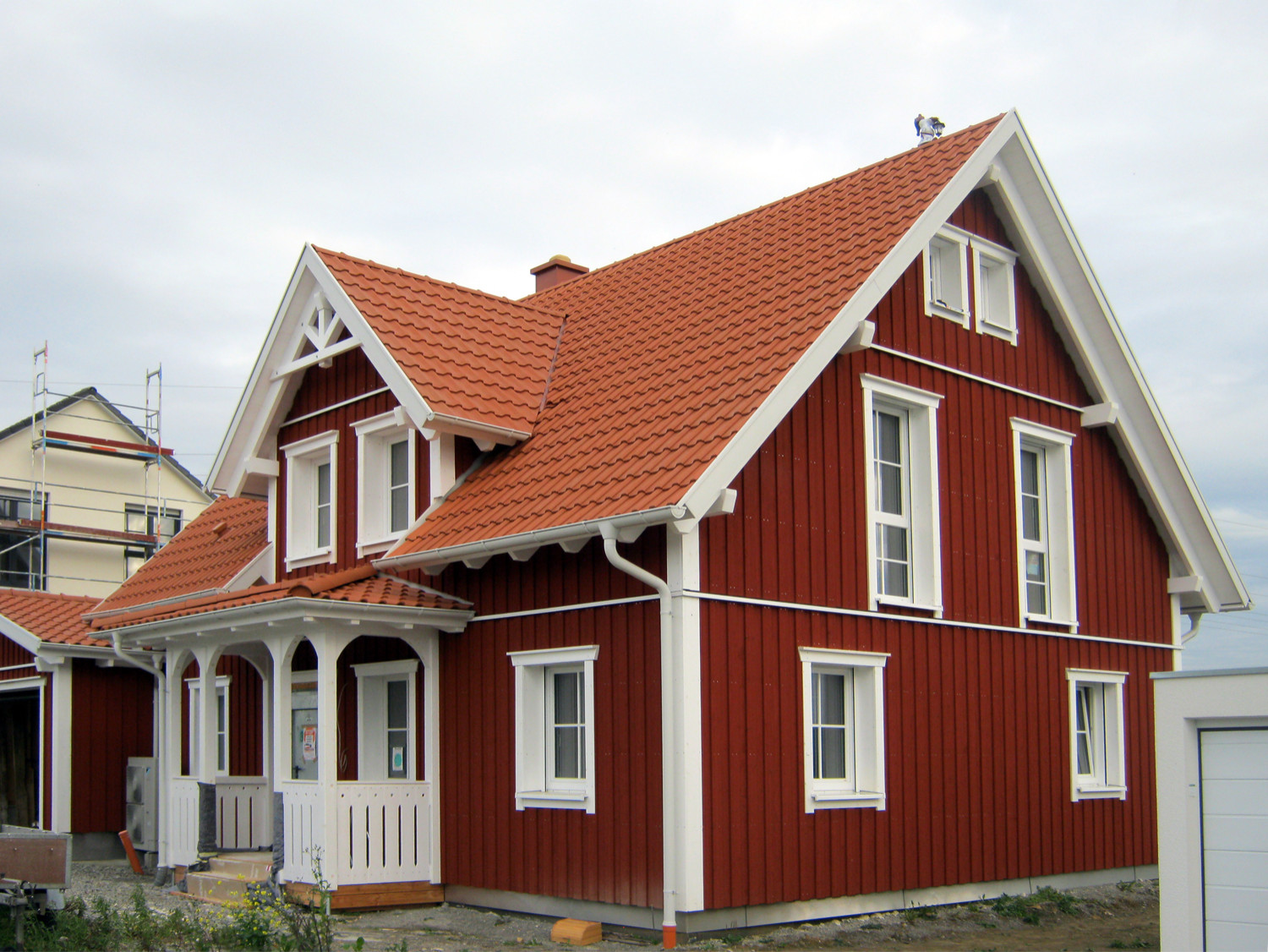 Дом квадратный крыша покраска