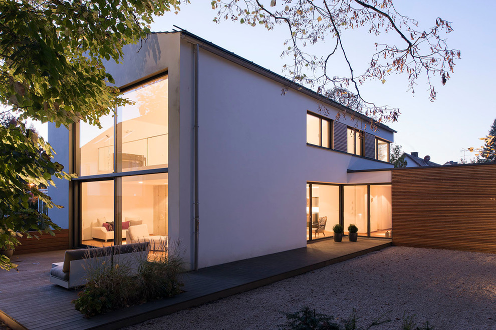 Aménagement d'une façade de maison contemporaine.