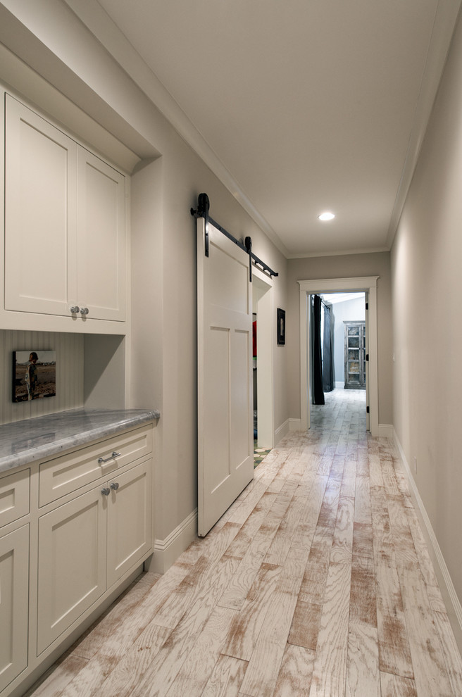 Example of a transitional hallway design in Phoenix