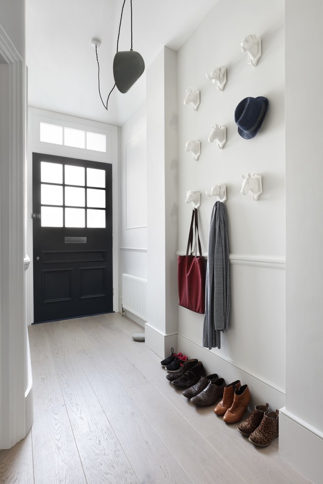 Example of a trendy hallway design in London