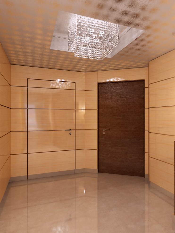 На фото: коридор среднего размера в современном стиле с бежевыми стенами и мраморным полом с