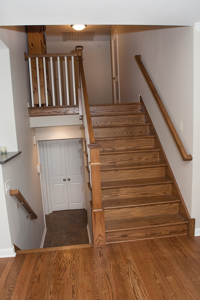 Ejemplo de escalera clásica renovada de tamaño medio
