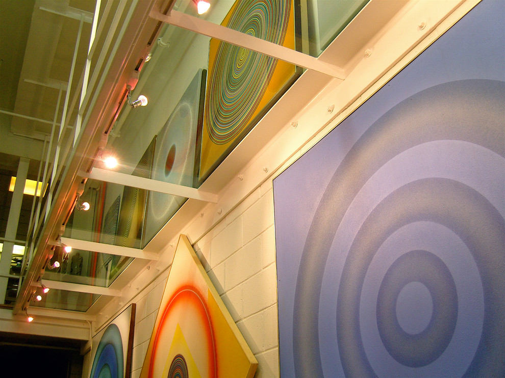 Example of a minimalist hallway design in New York