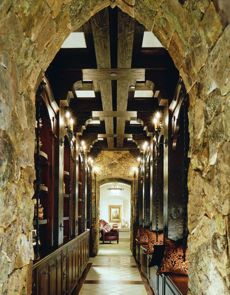 Immagine di un ingresso o corridoio rustico di medie dimensioni