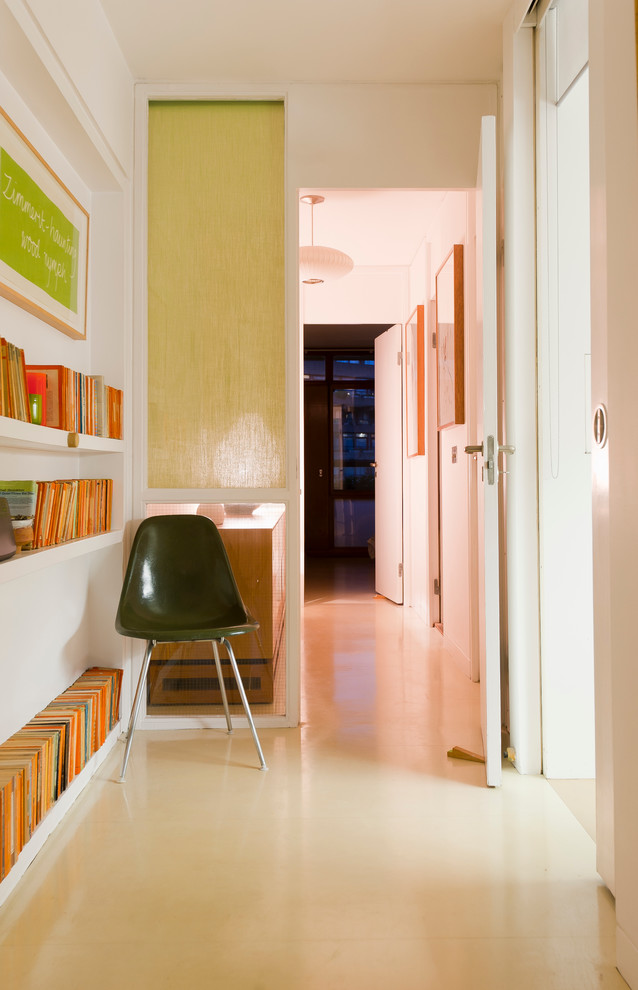 Example of a 1950s hallway design in London