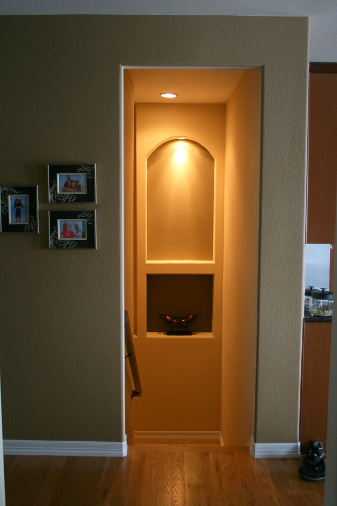 Cette photo montre un couloir craftsman.