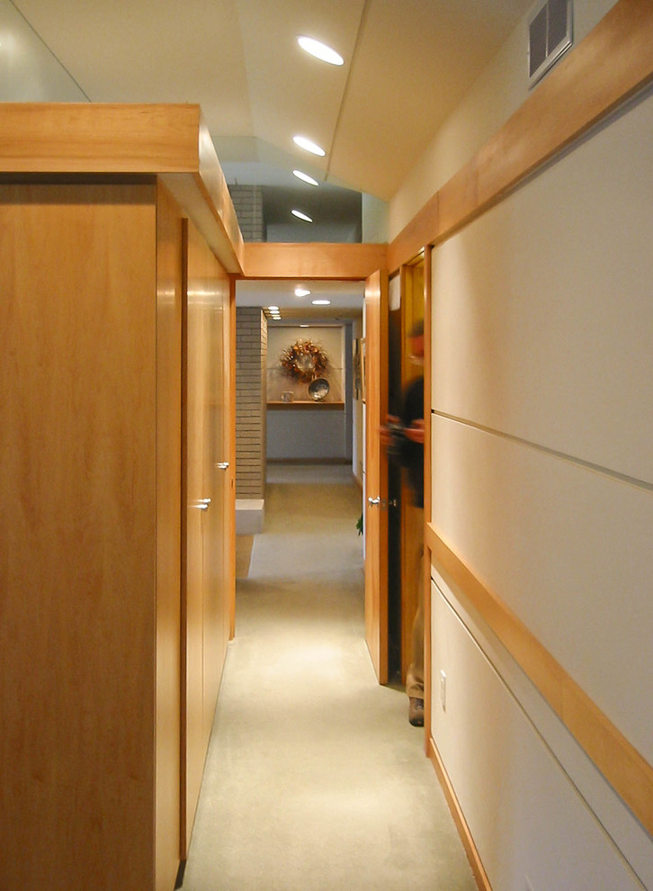 Example of a trendy hallway design in Milwaukee