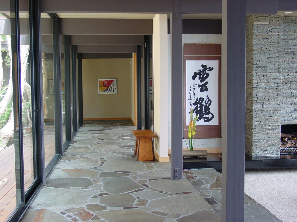 Example of a hallway design in Hawaii