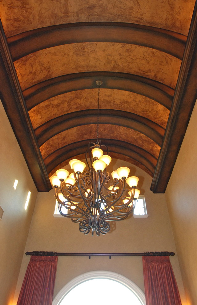 Example of a tuscan hallway design in Austin