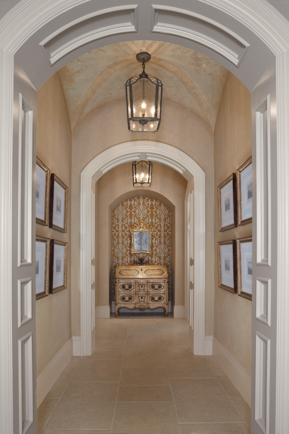Example of a classic hallway design in Detroit