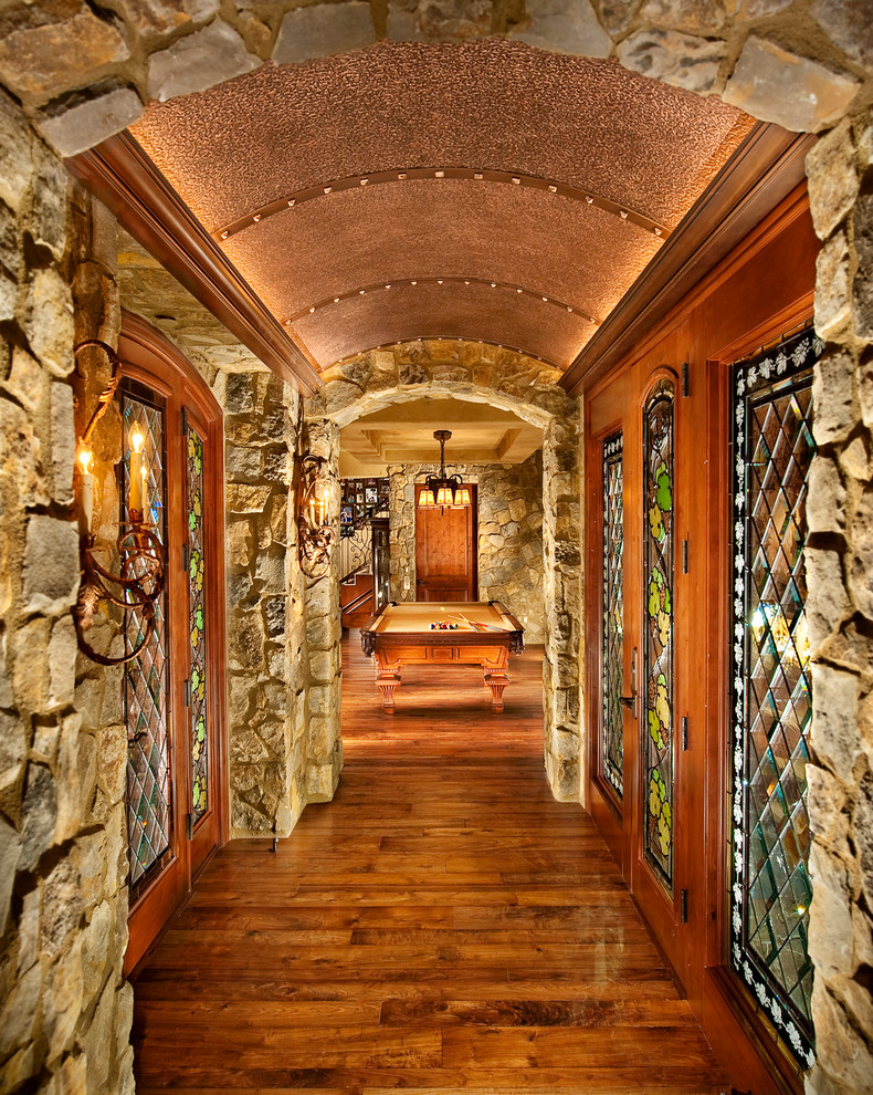 Example of a classic hallway design in Denver