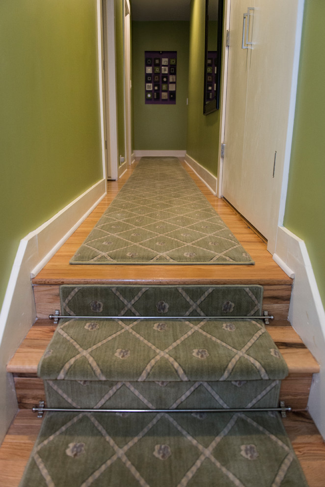Example of an eclectic hallway design in Omaha