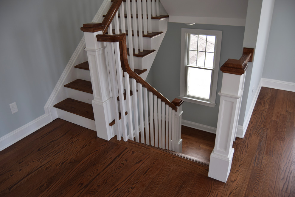 Свежая идея для дизайна: лестница среднего размера в морском стиле - отличное фото интерьера