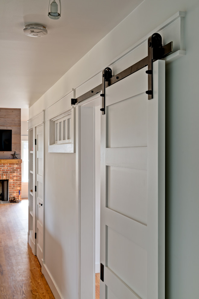 Inspiration for a craftsman hallway remodel in New York