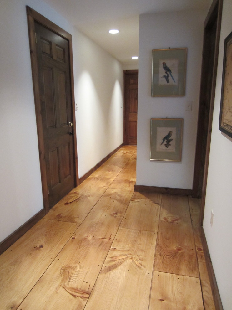Example of a farmhouse hallway design in New York