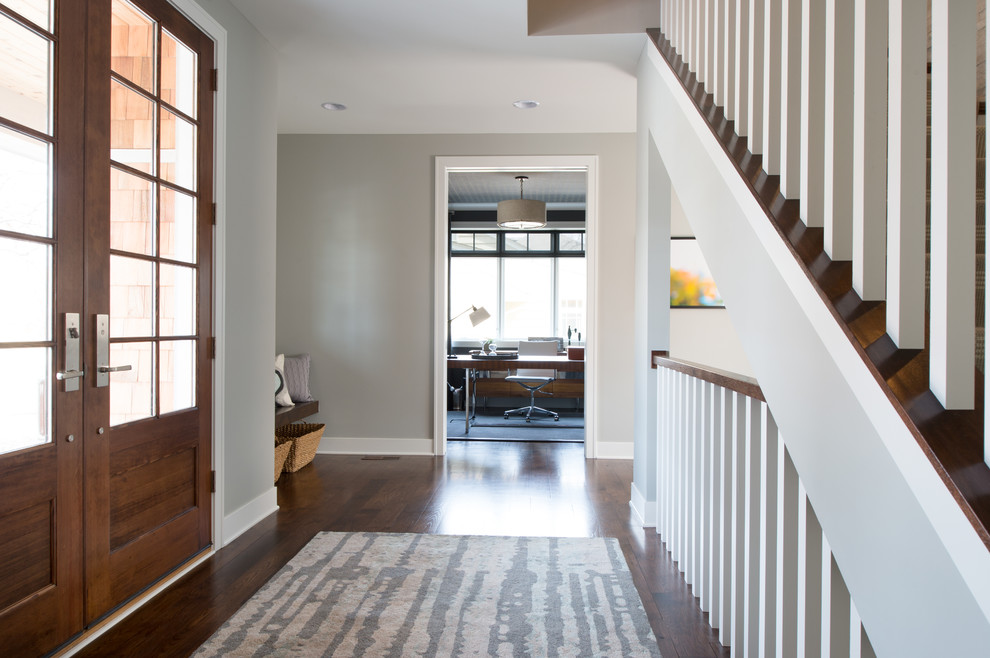 Example of a transitional hallway design in Minneapolis