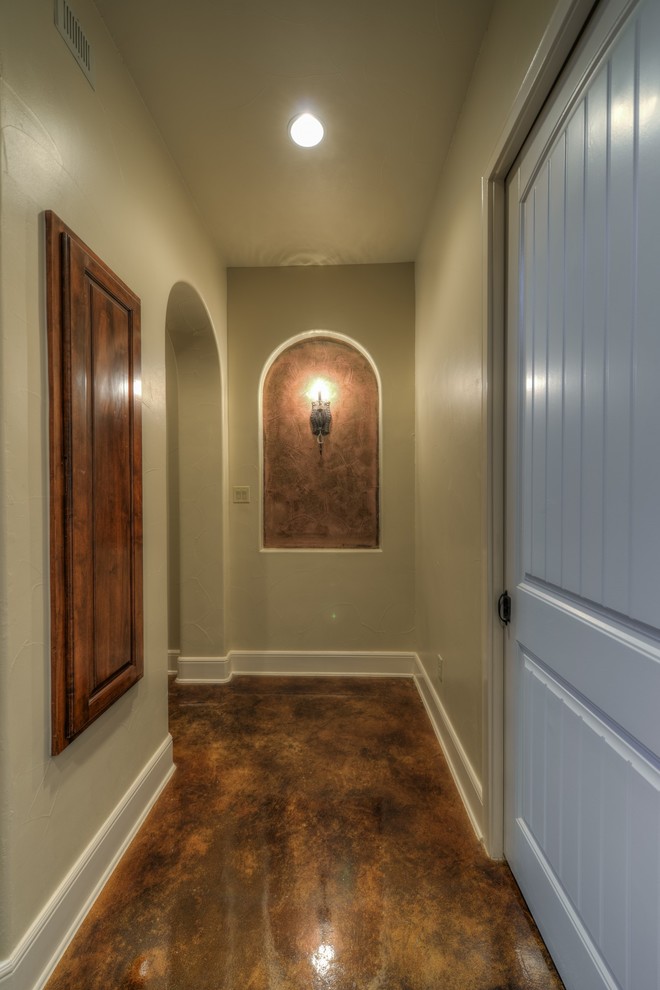 Ispirazione per un ingresso o corridoio tradizionale di medie dimensioni con pareti beige
