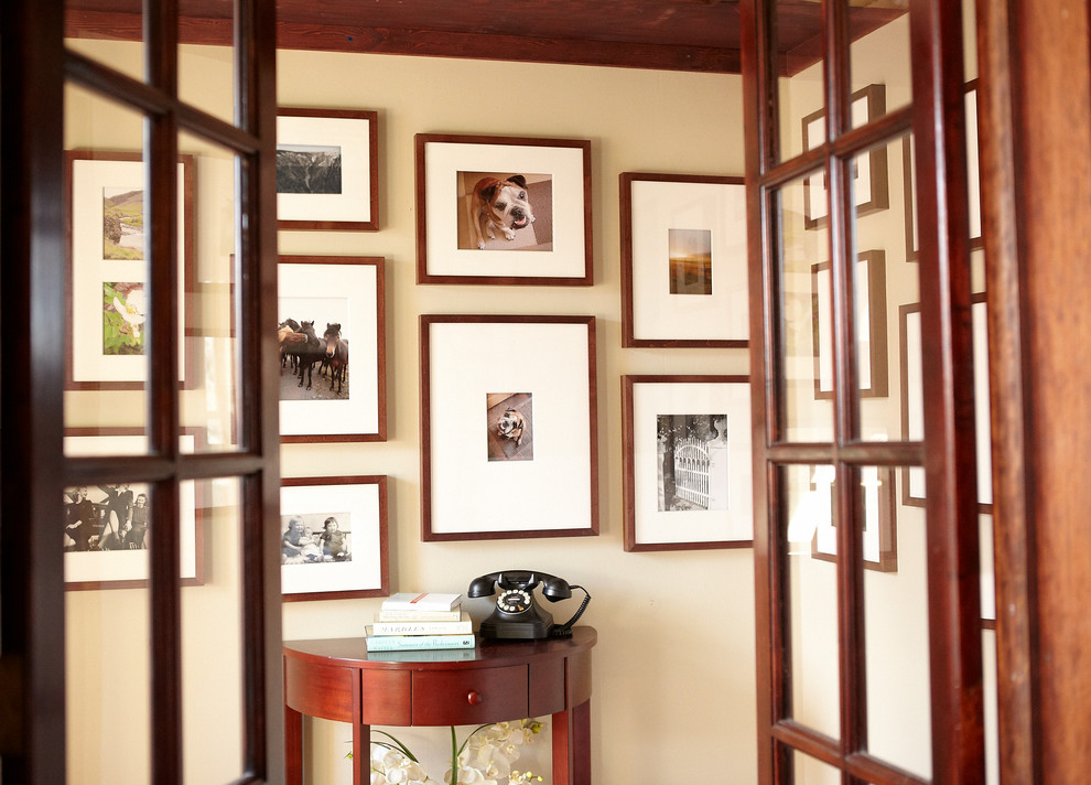 Inspiration for a craftsman hallway remodel in Chicago