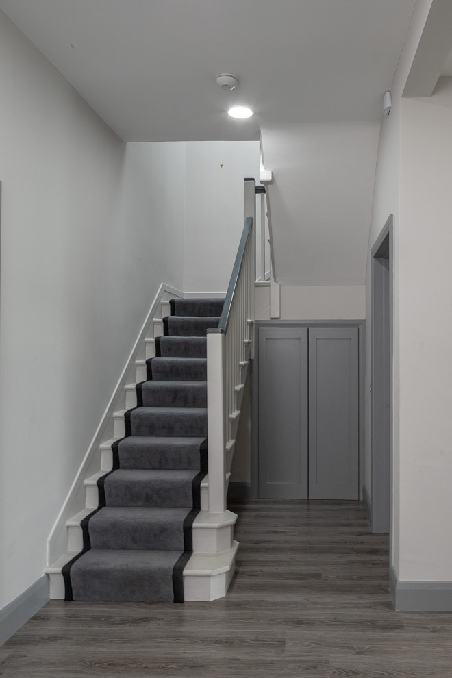 Example of a trendy staircase design in Dublin