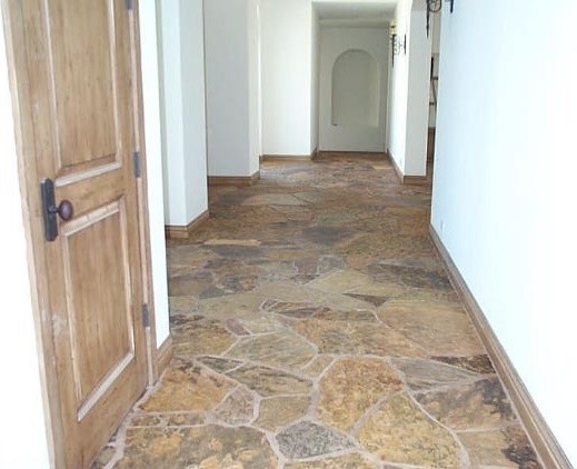 Hallway - traditional hallway idea in Phoenix